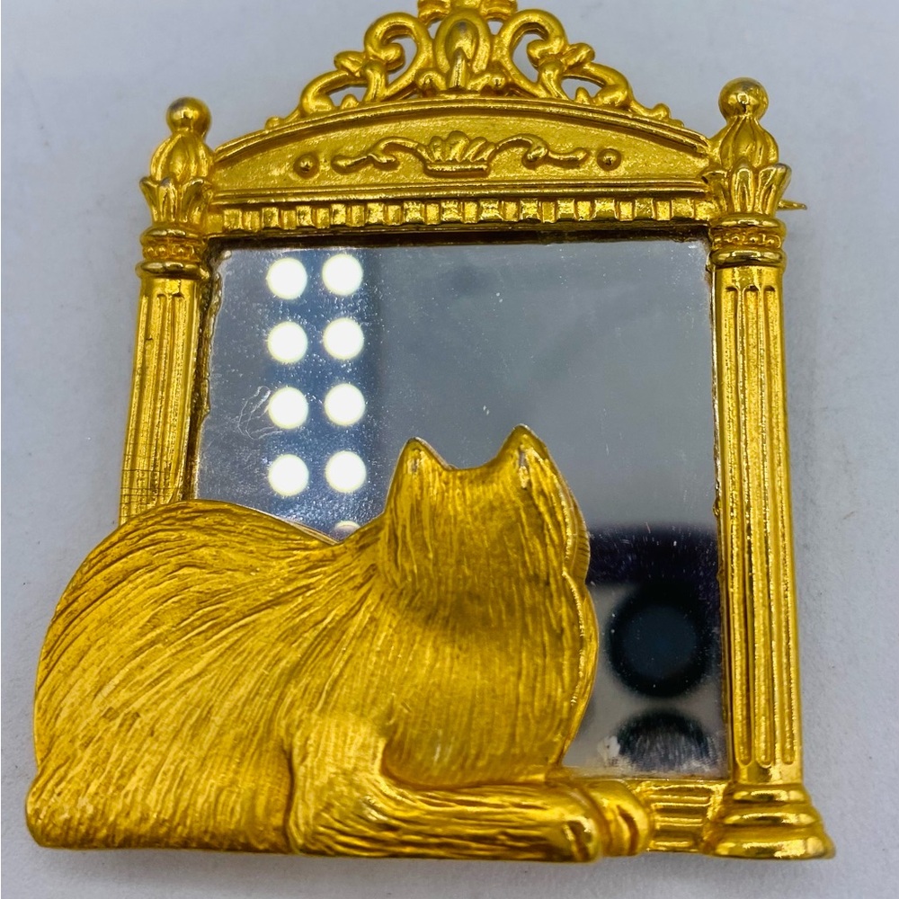Vintage JJ Janette Gold Tone Brooch Of Cats Reflection In Mirror Brooch Signed